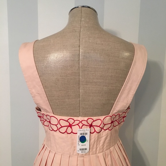 Pink Dress with Embroidered Flowers - Picture 5 of 6